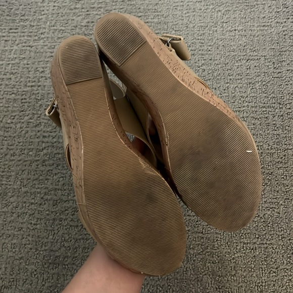 Chinese Laundry Wedges Size 8.5 - Picture 4 of 10